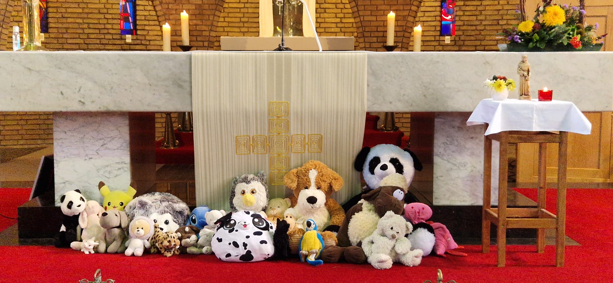 Dierenzegenng in H. Hartkerk van Overhoven