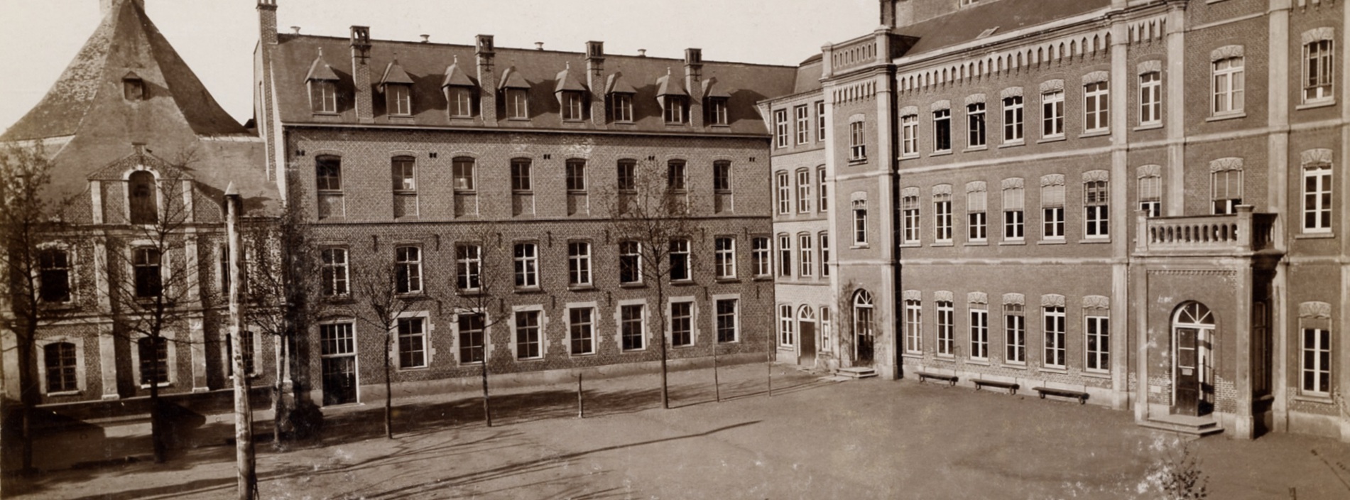 Cour Solanus